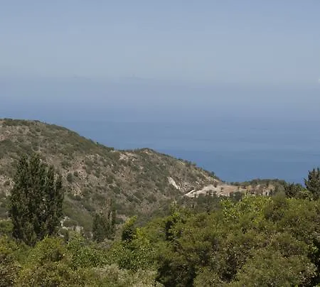 T'aloni Casa de hóspedes 3*